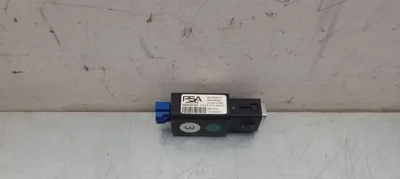Citroen C4 III e-C4 USB socket connector 9835062880