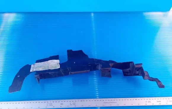 Audi A6 S6 C5 4B Intercooler air guide/duct channel 4B0121284Q