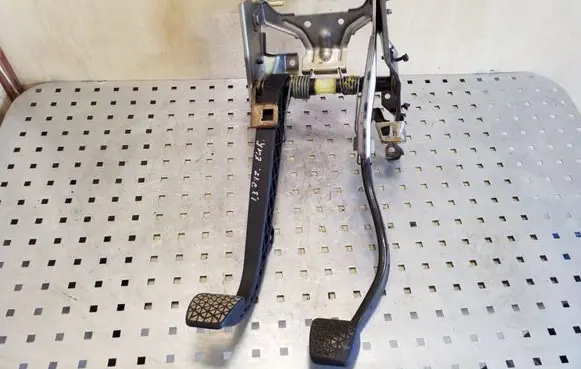 Opel Meriva A Pedal assembly 93389969