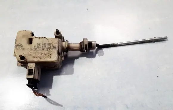 Volkswagen Golf IV Central locking motor 3B0959782 1J6810773A