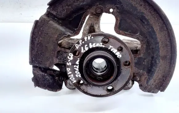 Volvo S60 Front wheel hub