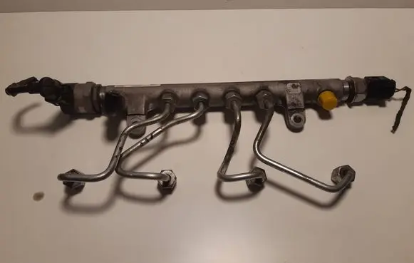 Volkswagen PASSAT B6 Fuel main line pipe 03L130089 200000305