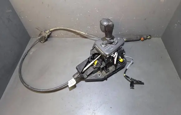 Volvo XC70 Gear shifter/selector P08636191 8675068