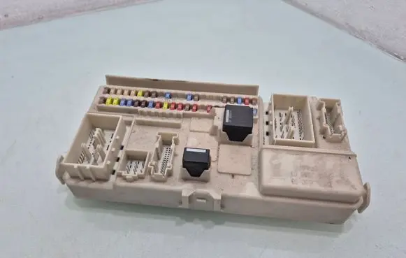 Volvo V50 Fuse module 31268178