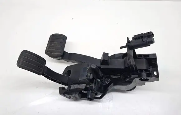 Opel Astra L Pedal assembly 9829019980