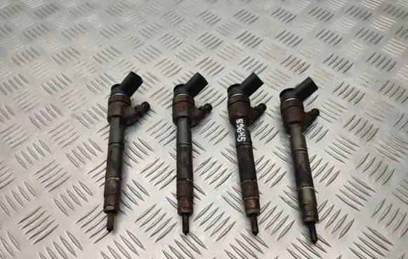 Mercedes-Benz A W169 Fuel injectors set 0445110167 A6400700787