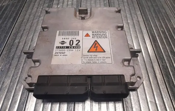 Nissan X-Trail T30 Engine control unit/module 23710EQ44A 2758002956