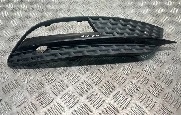 Audi A5 Sportback 8TA Front fog light trim/grill 8T0807682H