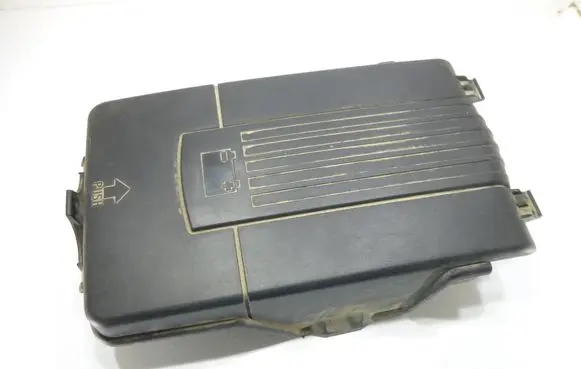 Volkswagen PASSAT B7 Battery box tray cover/lid 3C0915443A