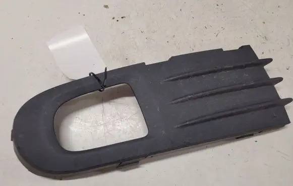 Volvo V50 Front bumper lower grill 30655885