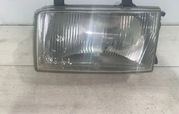 Volkswagen Transporter - Caravelle T4 Headlight/headlamp 0244437