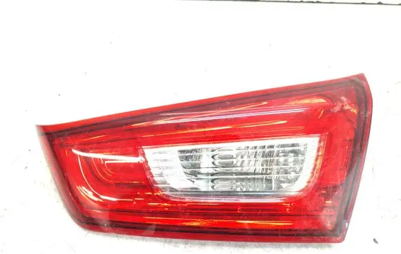 Tailgate rear/tail lights
