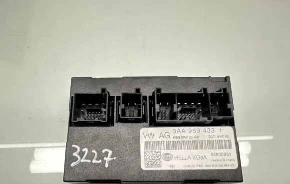 Volkswagen PASSAT B7 Other control units/modules 3AA959433F S0714H048 GEK0DSS1