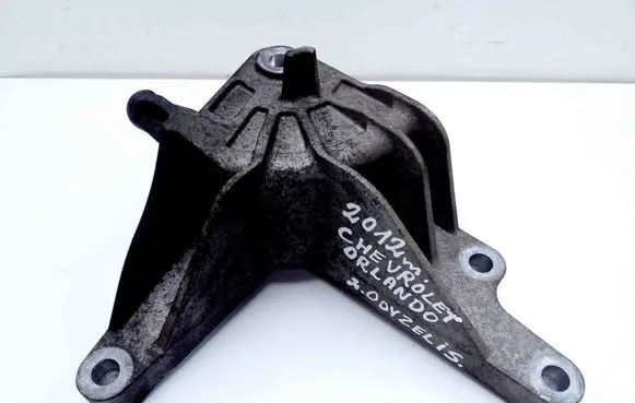 Chevrolet Orlando Gearbox mounting bracket 13305941
