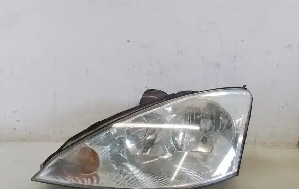 Ford Focus Headlight/headlamp