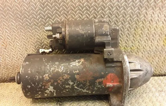 Mercedes-Benz E W124 Starter motor 0001110112