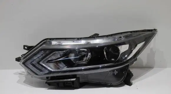 Nissan Qashqai Headlight/headlamp 10019009