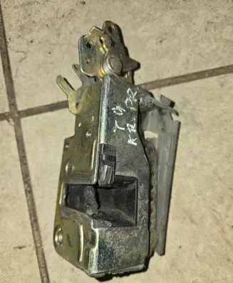 Volkswagen Multivan T4 Front door lock 701837015D