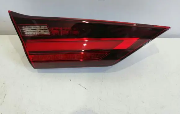 BMW 1 F40 Tailgate rear/tail lights 647751