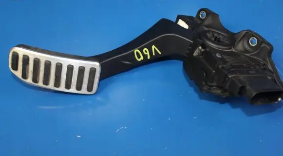 Volvo V60 Accelerator throttle pedal