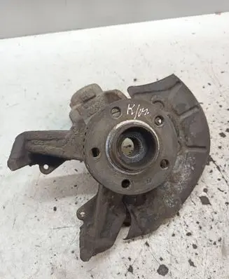 Volkswagen Golf IV Front wheel hub