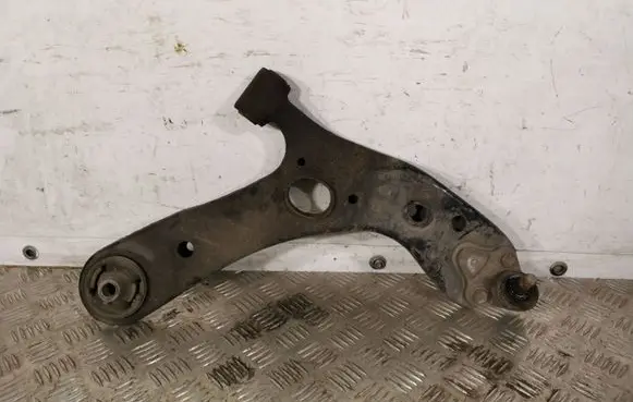 Toyota Prius (XW30) Front lower control arm/wishbone PRIUS12DPSAKEPR