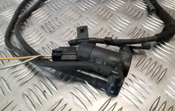 Ford Focus Windscreen/windshield washer pump 1S7117K624FE