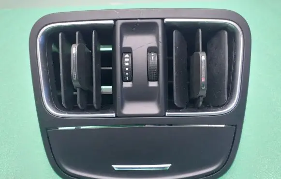 Maserati Levante Rear air vent grill 6700491010 100510000106