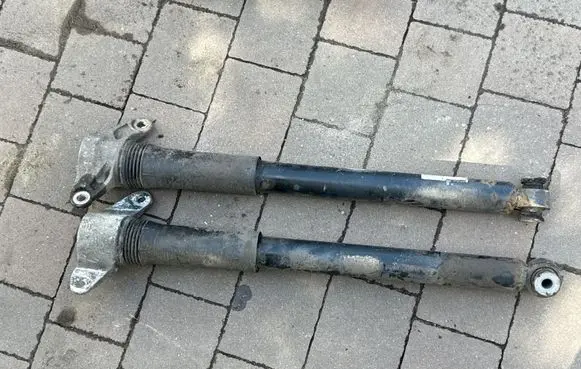 Land Rover Range Rover Velar Rear shock absorber/damper L560