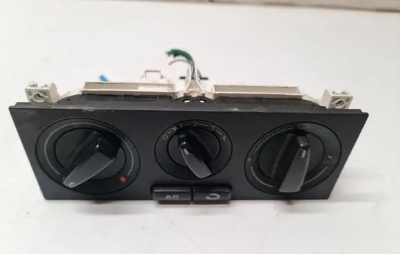 Volkswagen PASSAT B5 Climate control unit