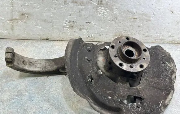 BMW X5M F85 Front wheel hub spindle knuckle 6869869