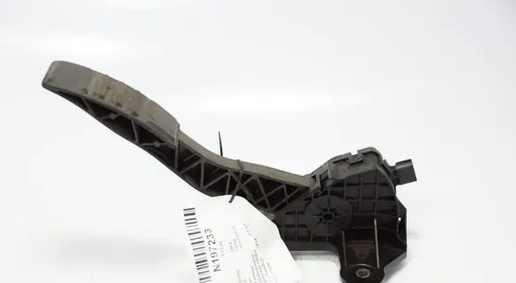 Ford Mustang V Accelerator throttle pedal CR33-9F836BA