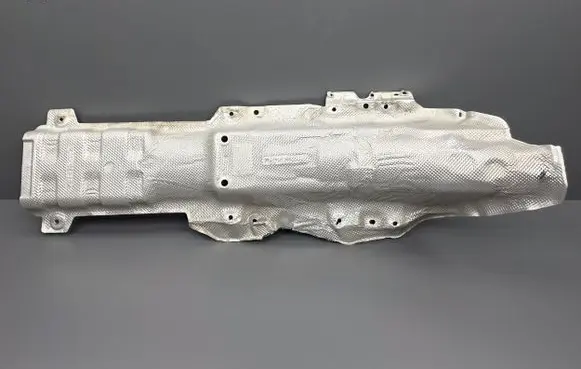 Dacia Sandero II Exhaust heat shield 747515246R