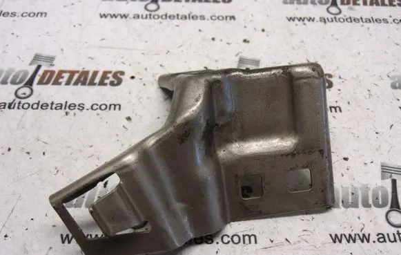 Toyota RAV 4 (XA20) Front bumper mounting bracket