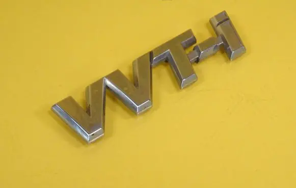 Toyota Corolla Verso E121 Manufacturers badge/model letters 