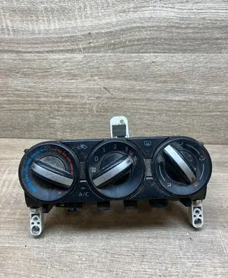 Nissan Qashqai Climate control unit 
