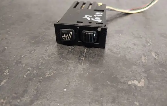 BMW 5 E39 Seat heating switch 8352259 61318352259
