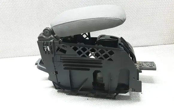 Volkswagen Jetta V Armrest 1K5864251B