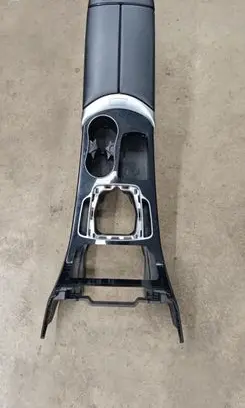 Mercedes-Benz C W205 Center console