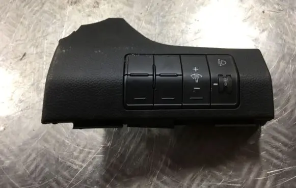 Hyundai i30 Headlight level height control switch 84730A6900
