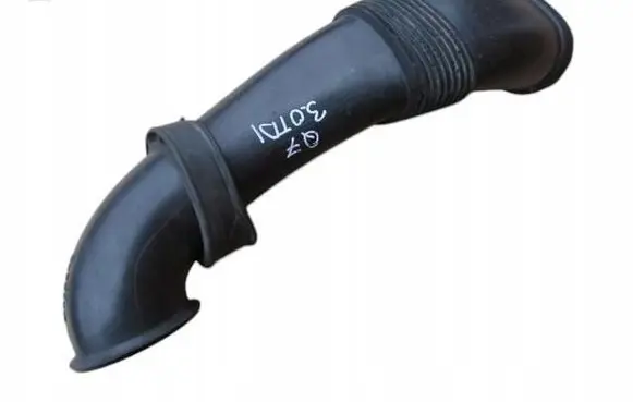 Audi Q7 4L Air intake hose/pipe