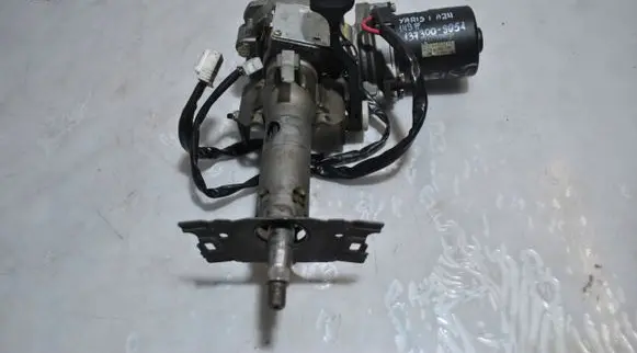 Toyota Yaris Steering wheel axle set 1373009051