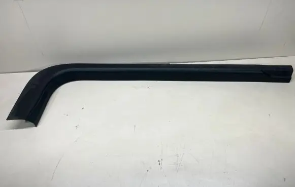 Chevrolet Camaro Front sill trim cover 84006313