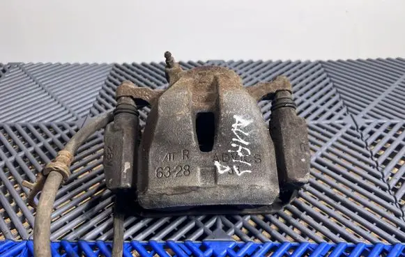 Toyota Auris E180 Front brake caliper 6328