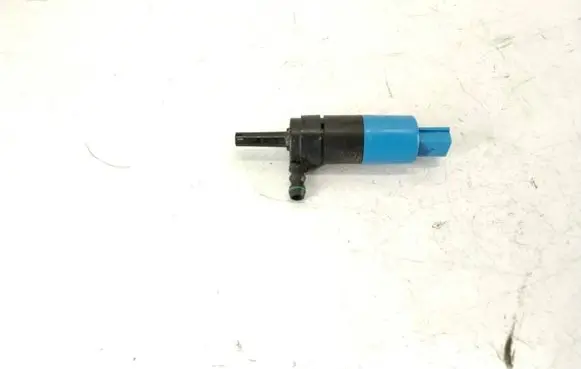 Volkswagen PASSAT B6 Headlight washer pump 3B7955681