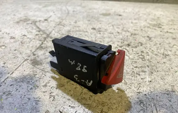 Audi A3 S3 8L Hazard light switch 8L0941509F SAE0C89 PA630GFJ