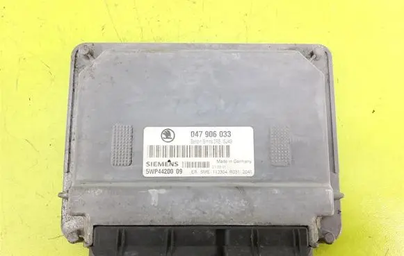 Skoda Fabia Mk1 (6Y) Engine control unit/module 5WP4420009