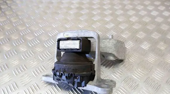 Engine mount bracket