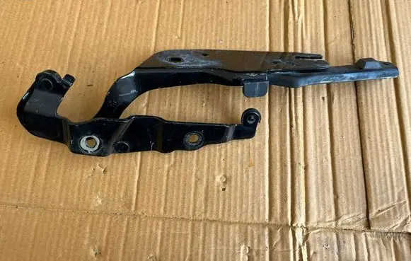 Audi A5 Tailgate/trunk/boot hinge 8W7827301