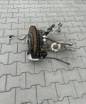 Mercedes-Benz E AMG W213 Stub axle 2133507301